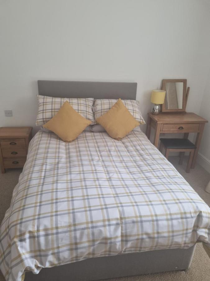 Stunning Spacious Apartment On River Ness 인버네스 외부 사진