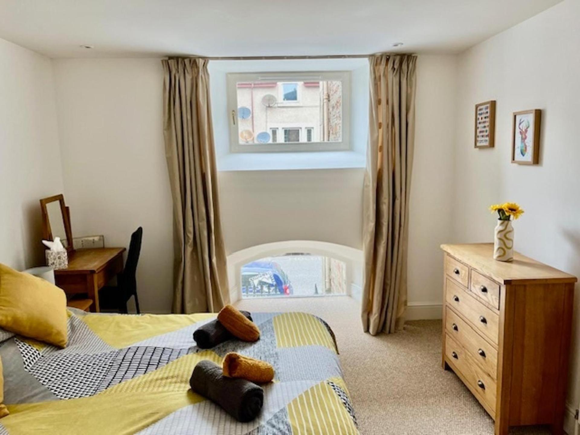 Stunning Spacious Apartment On River Ness 인버네스 외부 사진